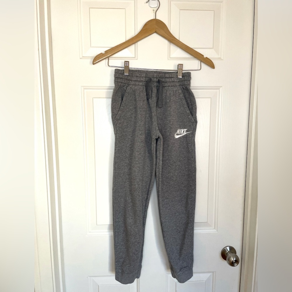 Nike gray kids sweat pants. Size M